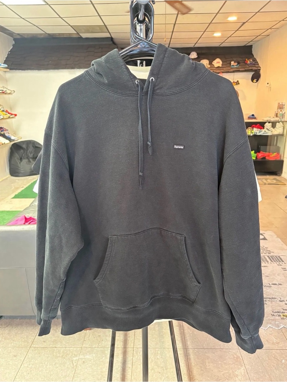 SUPREME SMALL BOX LOGO BLACK HOODIE SIZE LAGRE